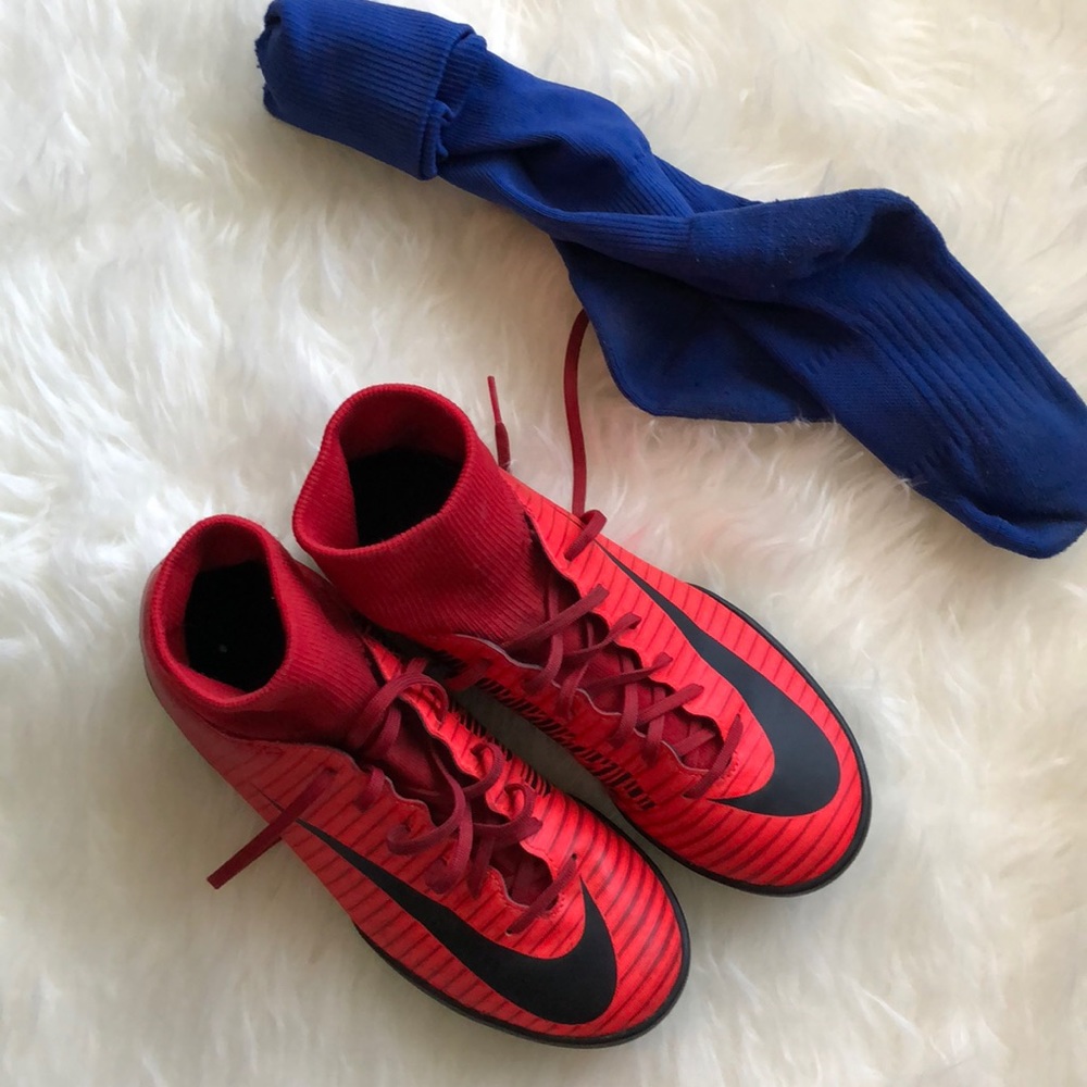 Nike | Boys’ Indoor Soccer Cleats | Red